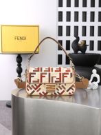 フェンディ スーパーコピー バゲット マルチカラーFF柄 2WAYショルダーバッグ ベージュ ブラウン レッド配色 ゴールド金具 6005