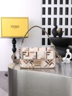 フェンディ スーパーコピー バゲット マルチカラーFF柄 2WAYショルダーバッグ ベージュ ピンク配色 ジャカード織り ゴールド金具 6005
