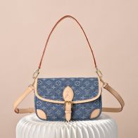 ルイヴィトン n級品 モノグラムデニム ミニショルダーバッグ ブルー ヌメ革切替 2WAYベルトデザイン m13070