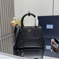 プラダ 並行輸入品 ガレリア ミニハンドバッグ ブラック シボ革調 ゴールド金具 2WAY シンプル上品デザイン 1BA896