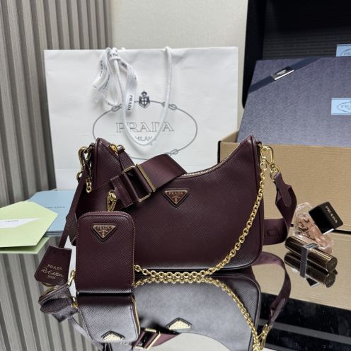 プラダ スーパーコピー 届く リエディション2005 ショルダーバッグ ボルドー ゴールドチェーン ポーチ付き2WAY仕様 1BH204