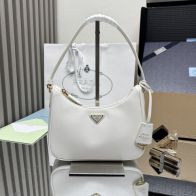プラダ n級品 リエディション2005 ショルダーバッグ ホワイト 清楚な曲線フォルム ゴールド金具 1N204W