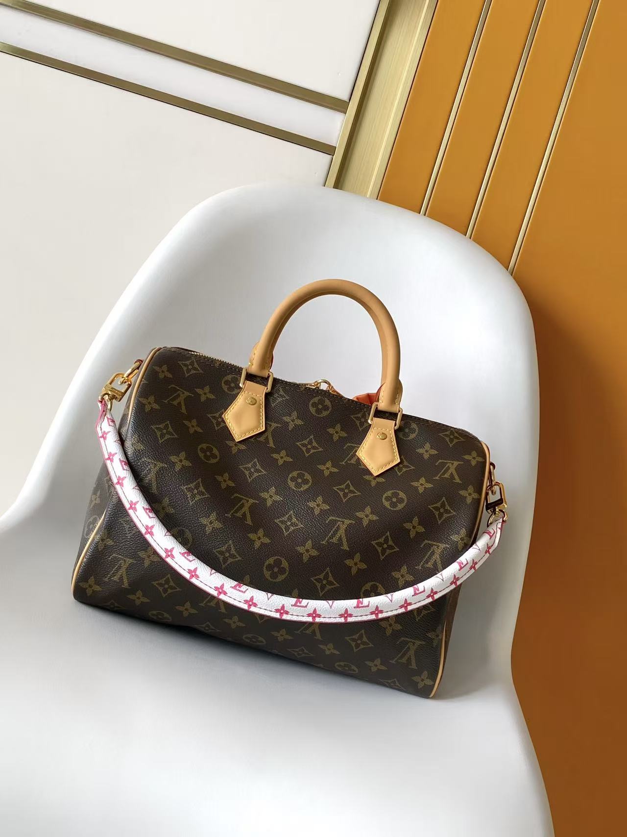 ルイヴィトン ハイブランド ナノスピーディ モノグラム ブラウン トランク風チャーム付 ボストンバッグ_1