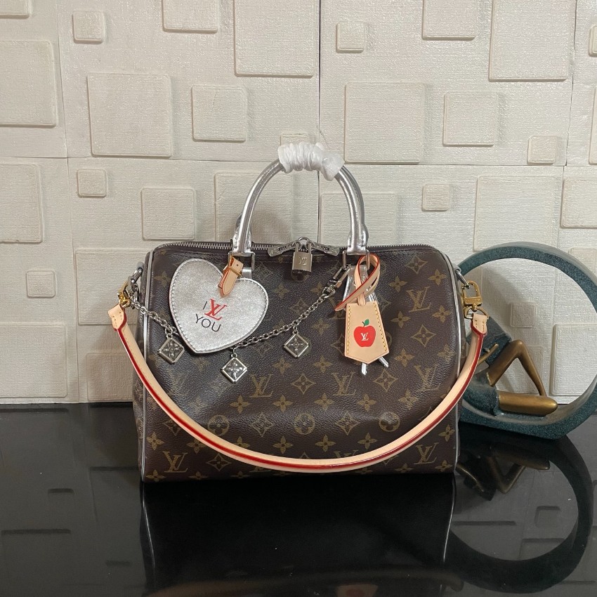 ルイヴィトン スーパーコピー ナノスピーディ モノグラム チャーム付き ミニボストンバッグ ブラウン レディース 売れ筋_4