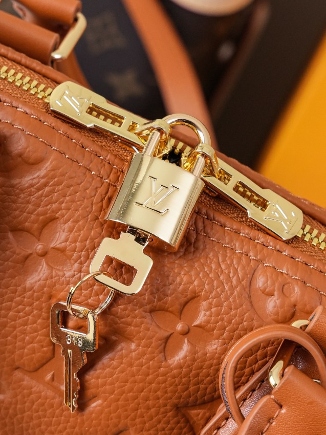 ルイヴィトン スーパーコピー ナノスピーディ エンボスモノグラム レザーミニボストンバッグ ブラウン レディース 新作_4
