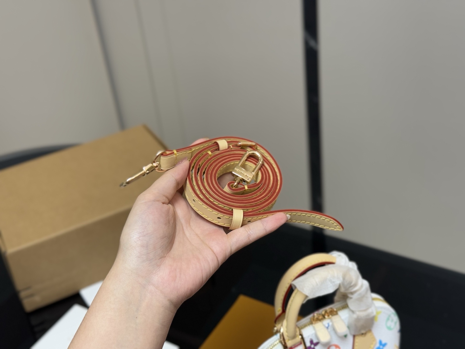 ルイヴィトン n級品 ナノスピーディ マルチカラー モノグラム ミニバッグ ホワイト レディース 売れ筋_9