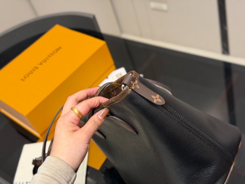 ルイヴィトン スーパーコピー ナノスピーディ モノグラム コンビ トートバッグ ブラック レディース 人気モデル_7