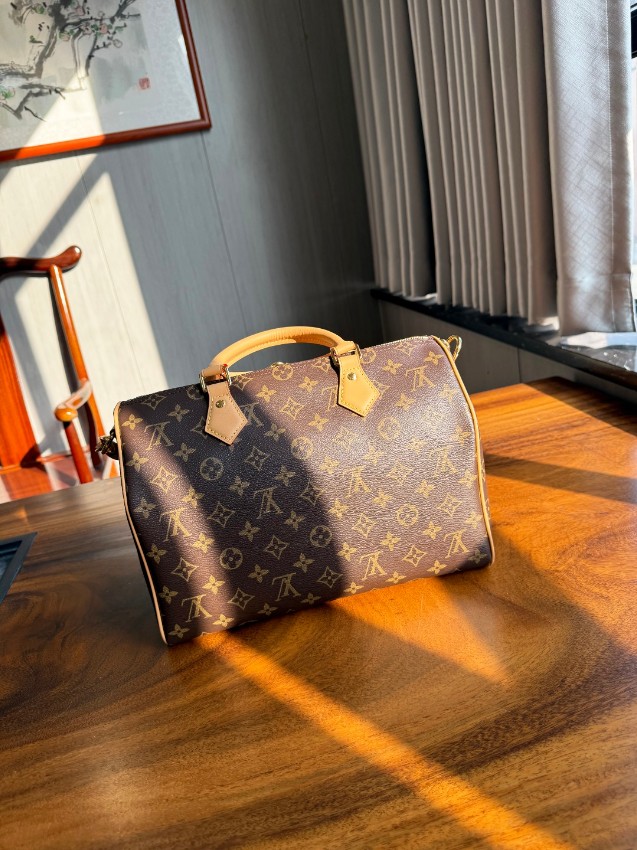 ルイヴィトン n級品 ナノスピーディ モノグラム チャーム付 2WAYミニバッグ ブラウン 新作_4