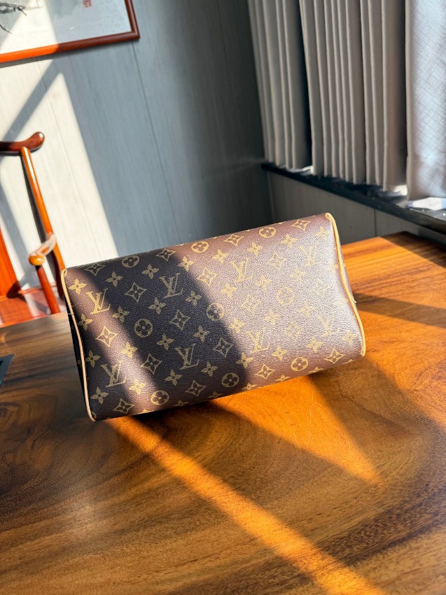 ルイヴィトン n級品 ナノスピーディ モノグラム チャーム付 2WAYミニバッグ ブラウン 新作_8