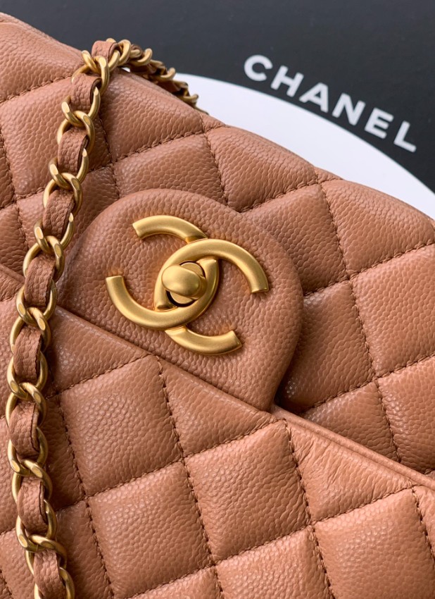シャネル スーパーコピー クラシックフラップ ハンドバッグ キャメル キルティング仕上げ 上品デザイン AS5702_5