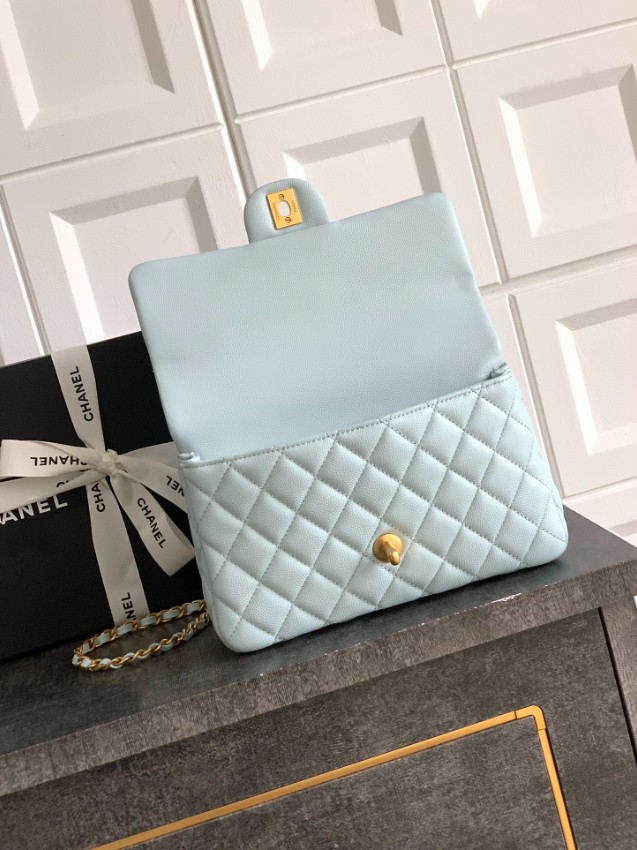 シャネル スーパーコピー クラシックフラップ コンパクトバッグ ライトブルー キルティング 上品仕上げ AS5702_6