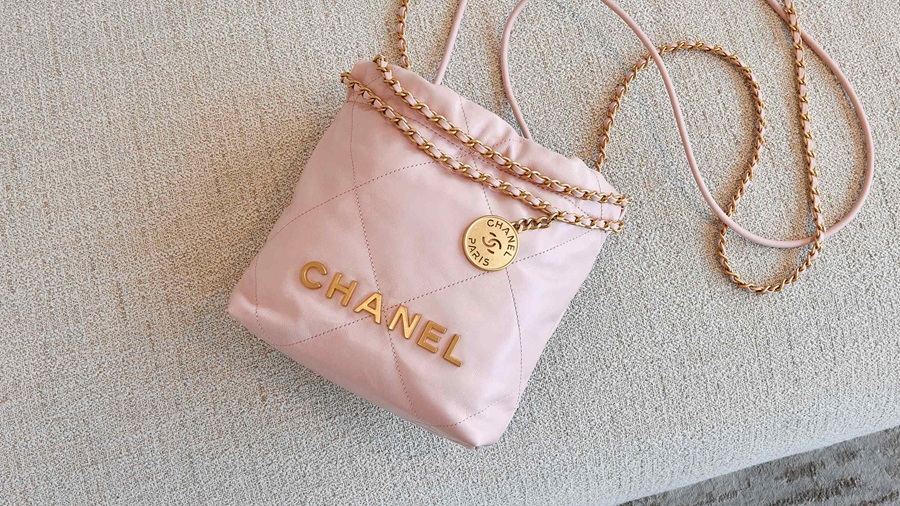 chanelbangs (1).jpg