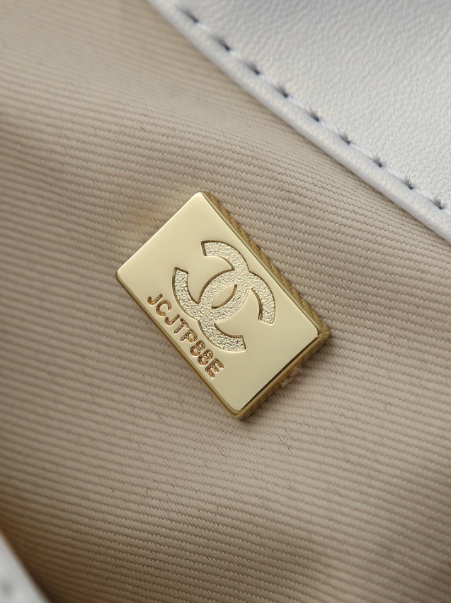 シャネル n級品 シャネル19 ミニバッグ ホワイト 注目商品_2