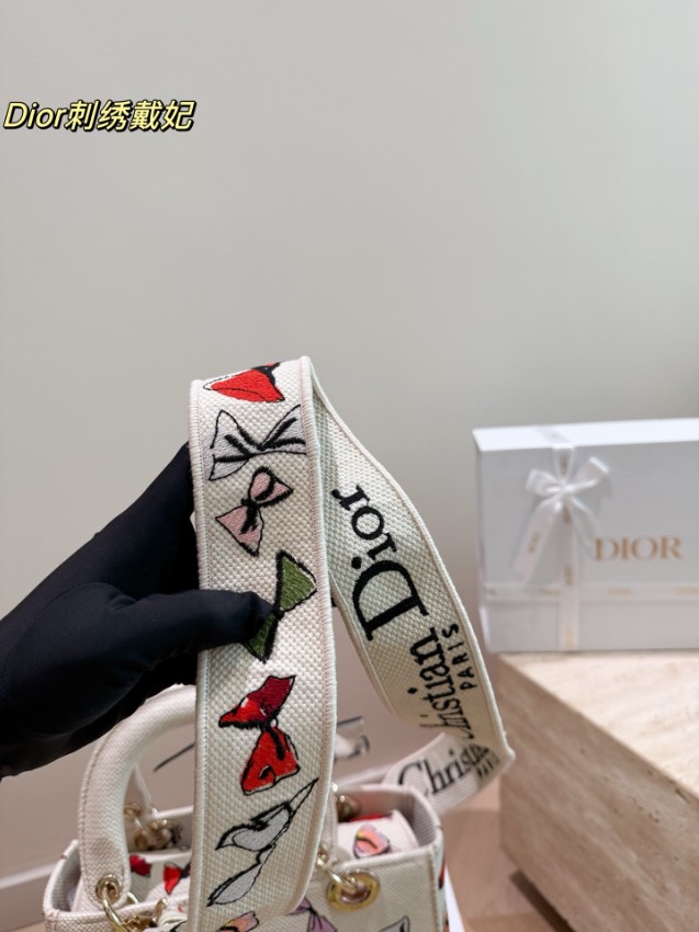 ディオール n級品 レディディオール 刺繍ミニバッグ リボン柄 アイボリー レディース 新作_3