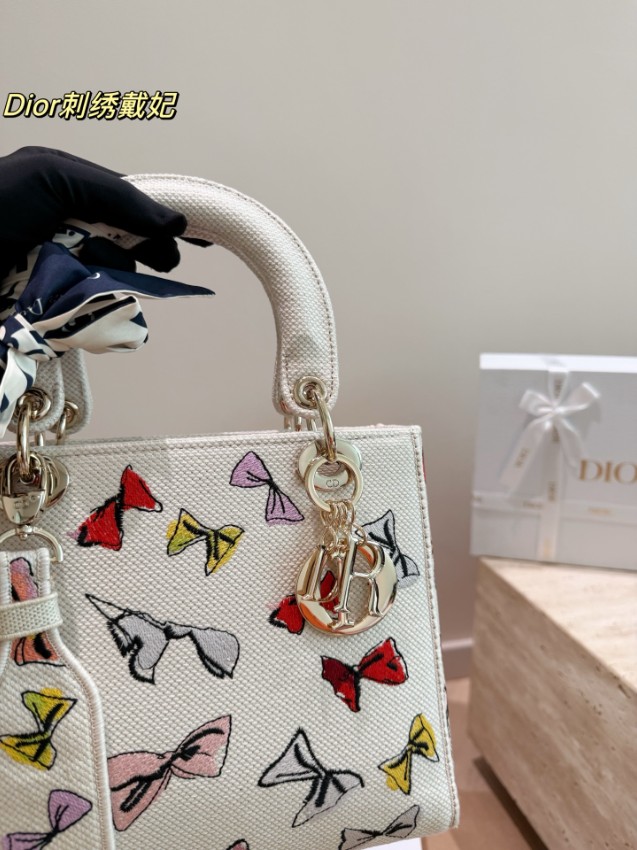 ディオール n級品 レディディオール 刺繍ミニバッグ リボン柄 アイボリー レディース 新作_2
