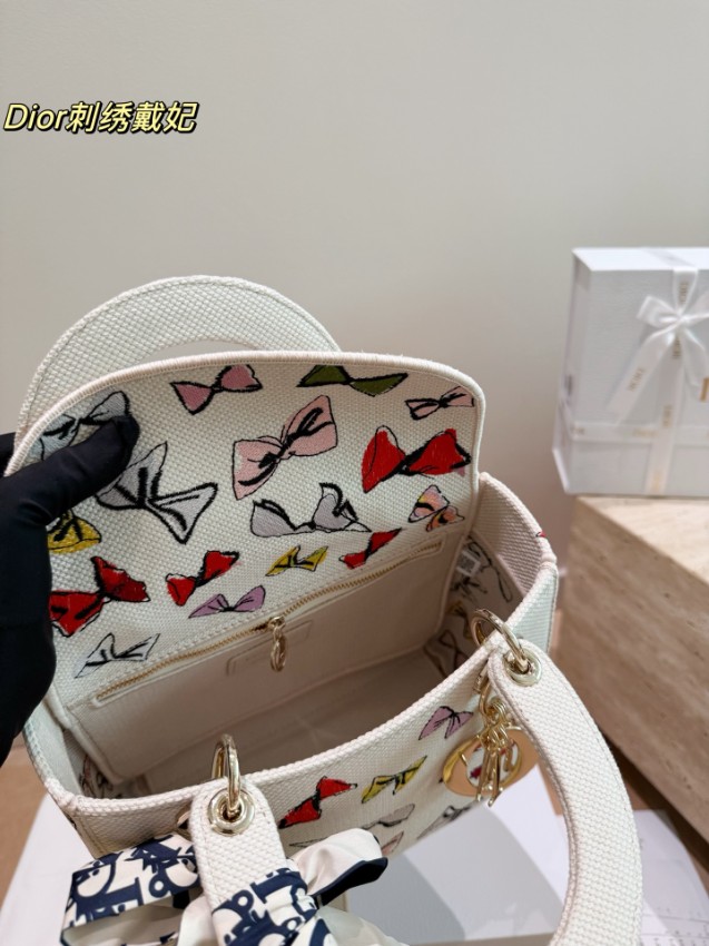 ディオール n級品 レディディオール 刺繍ミニバッグ リボン柄 アイボリー レディース 新作_1