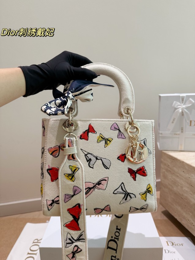 ディオール n級品 レディディオール 刺繍ミニバッグ リボン柄 アイボリー レディース 新作_5