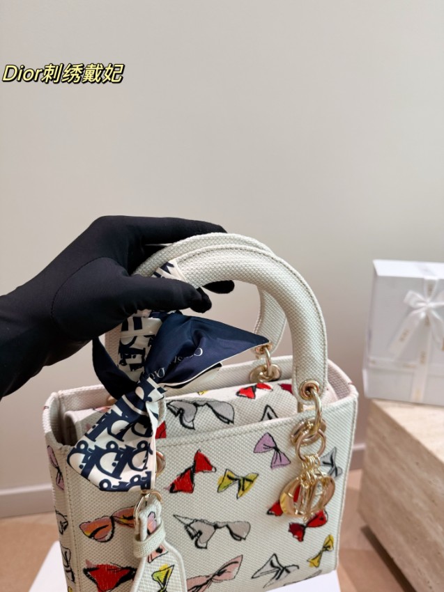 ディオール n級品 レディディオール 刺繍ミニバッグ リボン柄 アイボリー レディース 新作_6