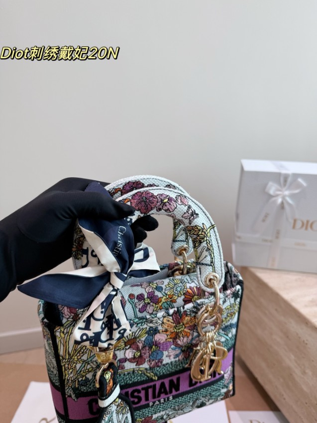 ディオール 並行輸入品 レディディオール フラワー刺繍ミニバッグ マルチカラー レディース 定番_3