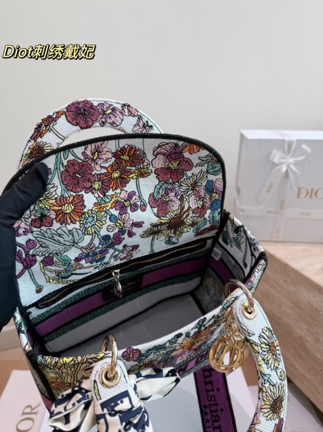 ディオール スーパーコピー 届く レディディオール フラワー刺繍ハンドバッグ マルチカラー レディース 売れ筋_8