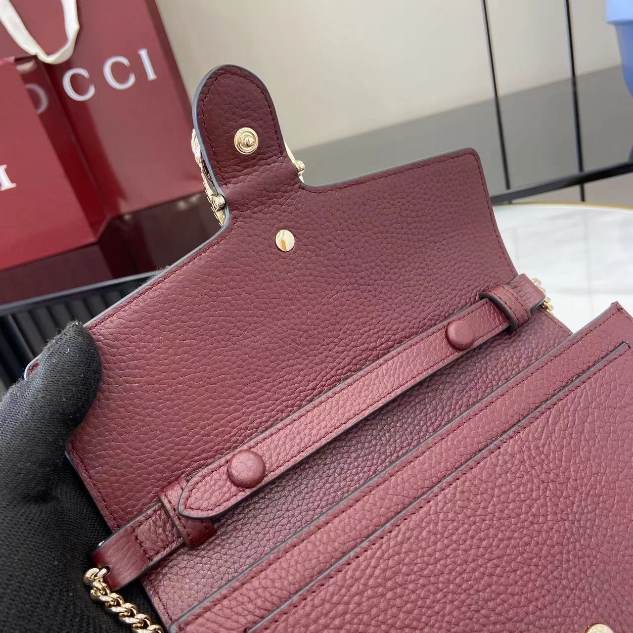 グッチ スーパーコピー ディオニュソス コンパクトバッグ ワインレッド 人気モデル 上品チェーン仕様_4