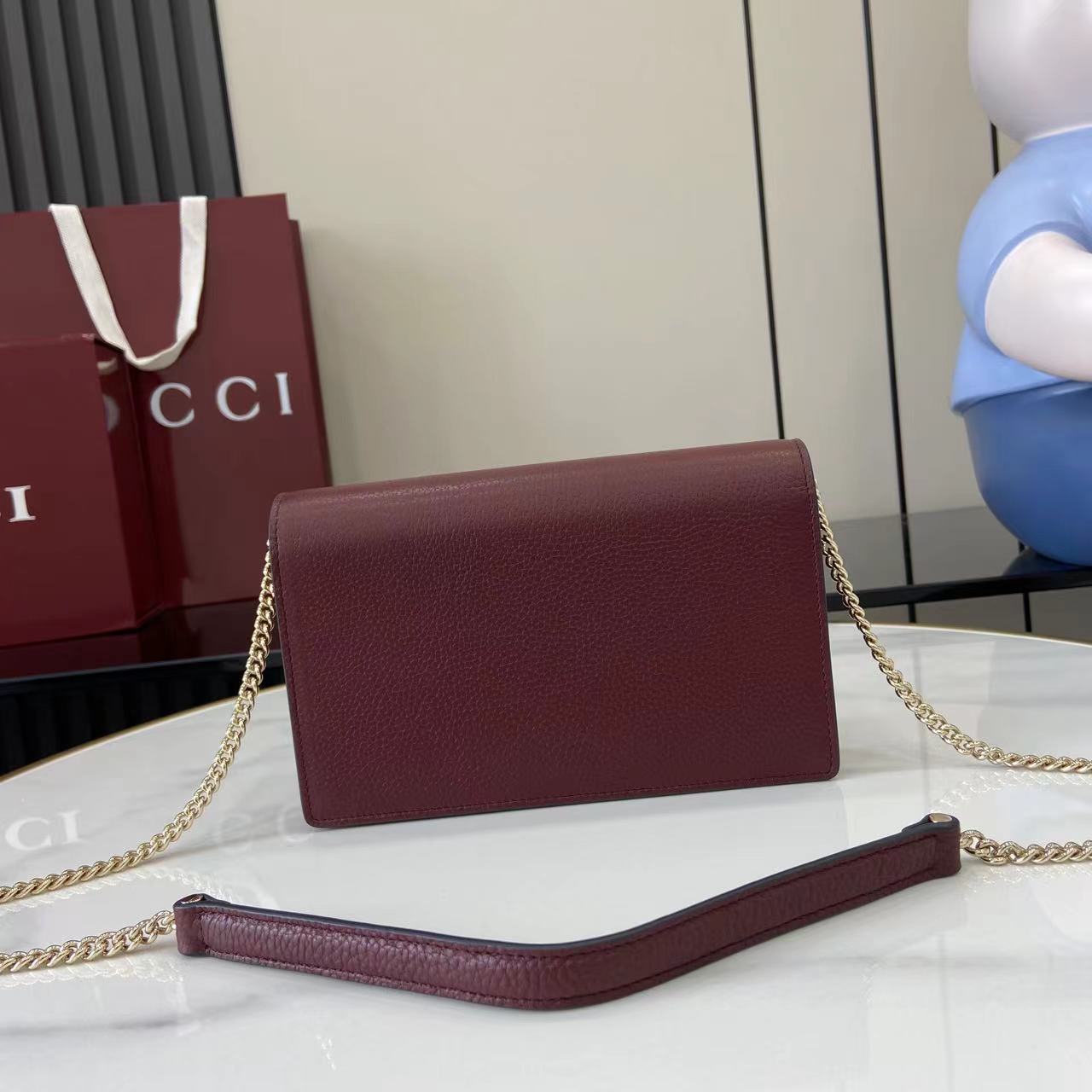 グッチ スーパーコピー ディオニュソス コンパクトバッグ ワインレッド 人気モデル 上品チェーン仕様_6