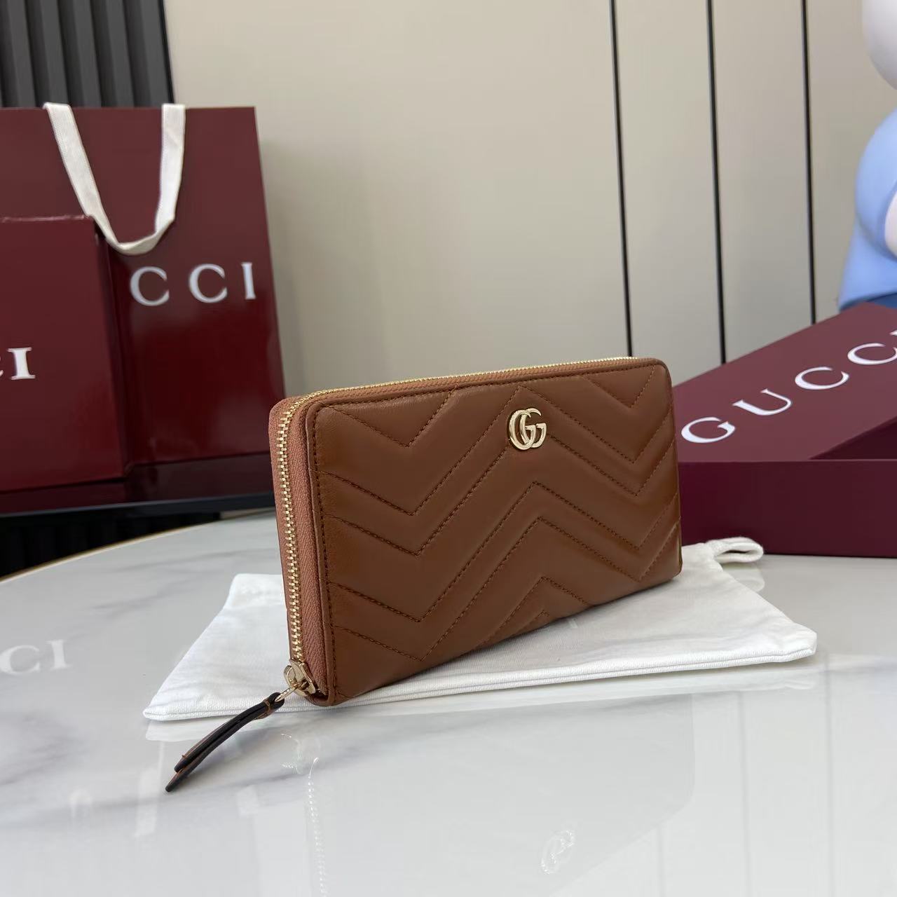 グッチ 並行輸入品 GGマーモント ラウンドジップ長財布 ブラウン レディース 通販 837758_1