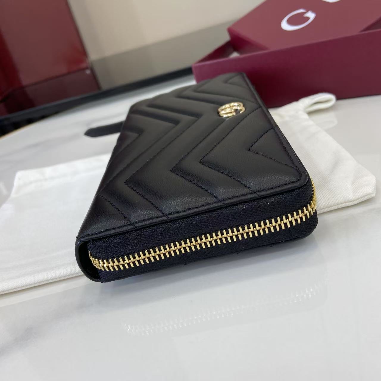 グッチ コピー GGマーモント ラウンドジップ長財布 ブラック レディース 定番 837758_3