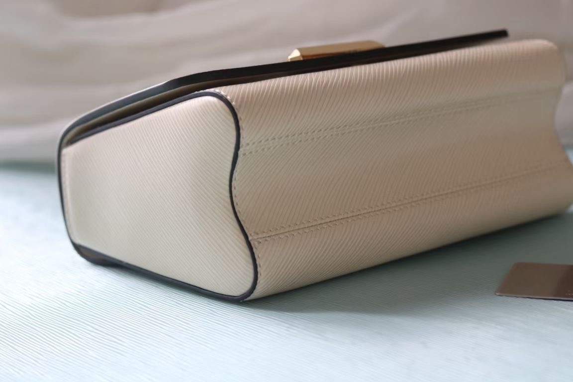 ルイヴィトン スーパーコピー 届く ツイスト コンパクトバッグ ホワイト エピレザー チェーン上品デザイン M50391 M22773 M22774 M23074 M22768_6