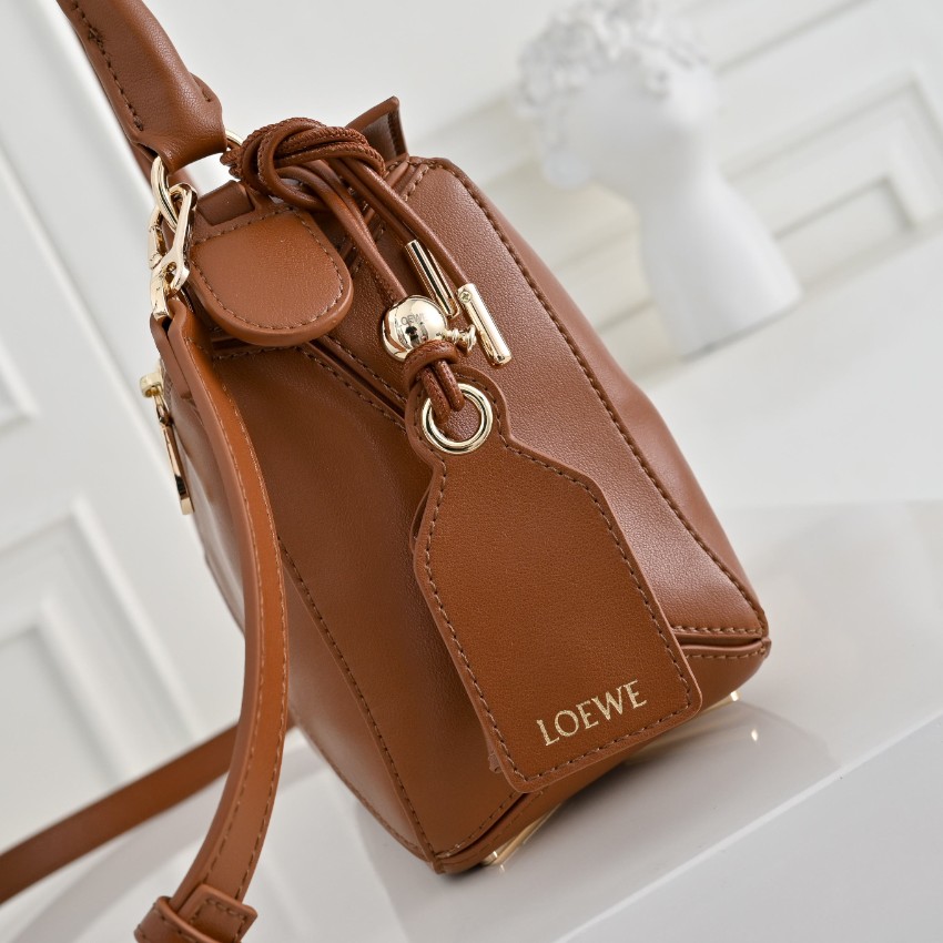 ロエベ n級品 パズル コンパクトバッグ ブラウン 上質レザー 上品デザイン_8