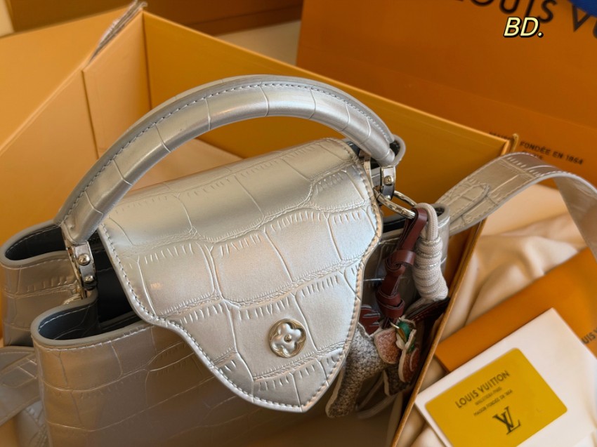 ルイヴィトン n級品 カプシーヌ ハンドバッグ シルバー クロコ型押し 上品ラグジュアリーデザイン_4
