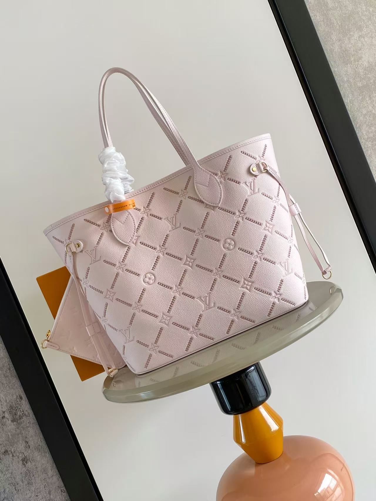 ルイヴィトン スーパーコピー ネヴァーフル トートバッグ ピンクベージュ 刺繍レザー M28527 M45686_8