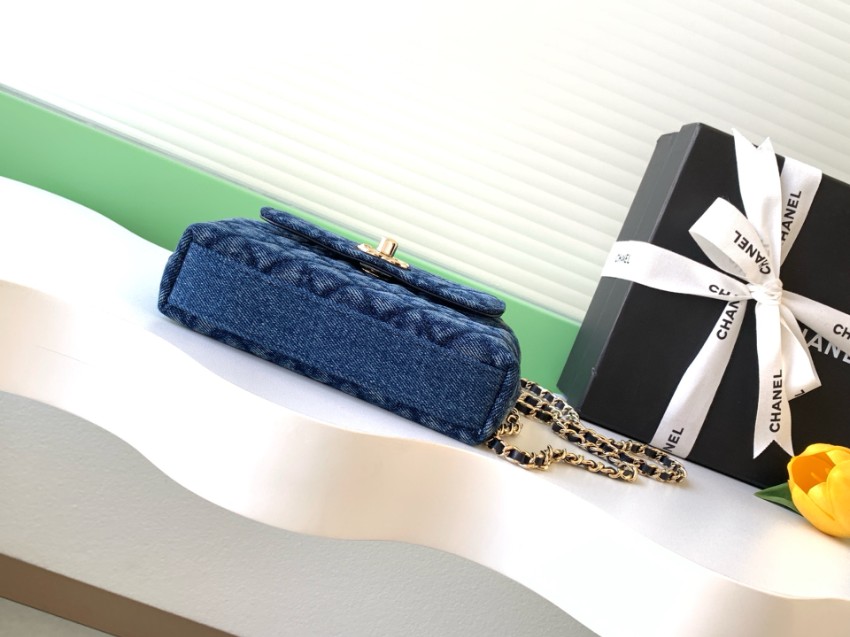 シャネル n級品 ココハンドル ミニバッグ デニムブルー キルティング コンパクトバッグ 上品デザイン AS4244_1