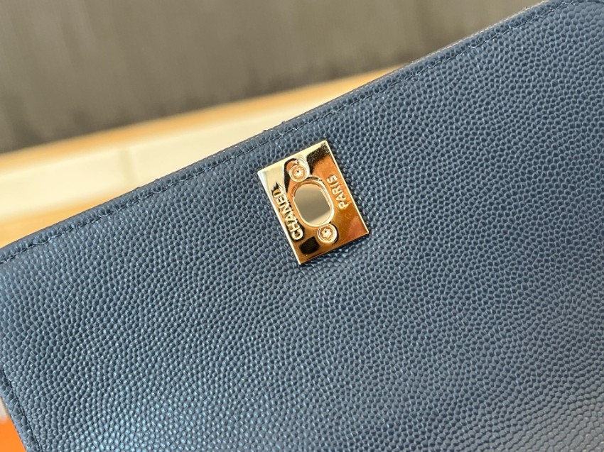 シャネル スーパーコピー ココハンドル ハンドバッグ ネイビーブルー キルティングレザー コンパクトバッグ 上品デザイン AS2215_2