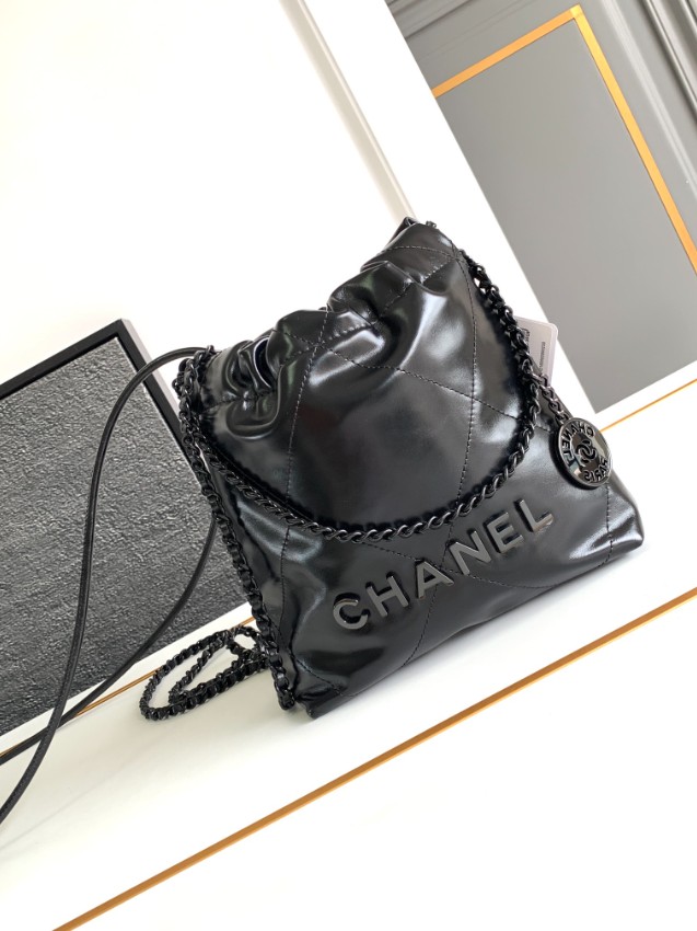 シャネル n級品 シャネル22 コンパクトバッグ ブラックキルティングレザー チェーンショルダー_6