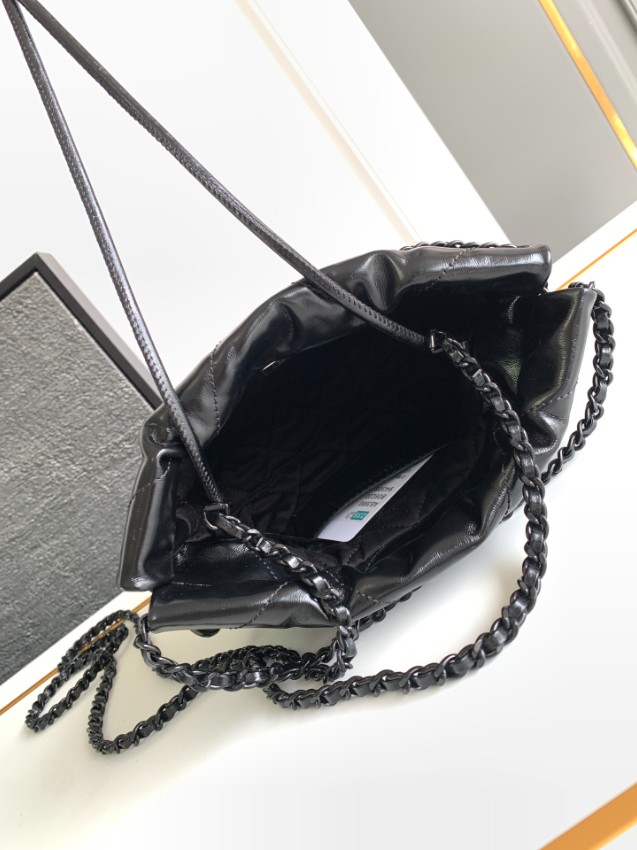 シャネル n級品 シャネル22 コンパクトバッグ ブラックキルティングレザー チェーンショルダー_9