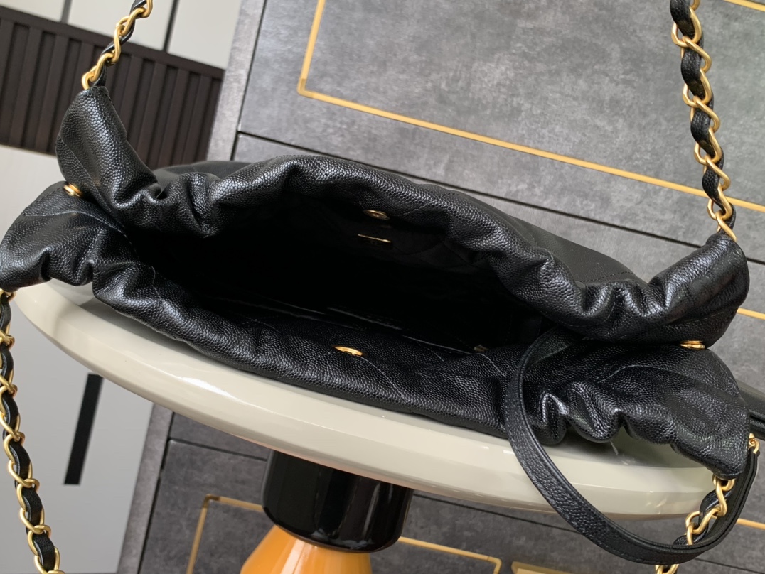 シャネル スーパーコピー シャネル22 ハンドバッグ ブラックグレインレザー ゴールドチェーン_5