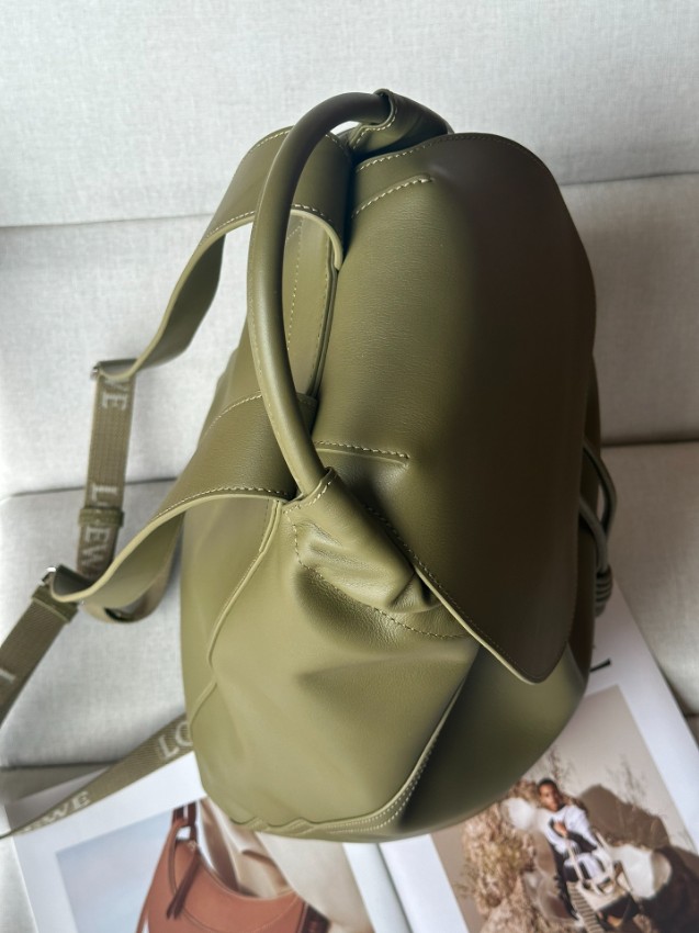 ロエベ n級品 フラメンコ ミニリュック コンパクトバッグ グリーン 上質レザー仕上げ_4