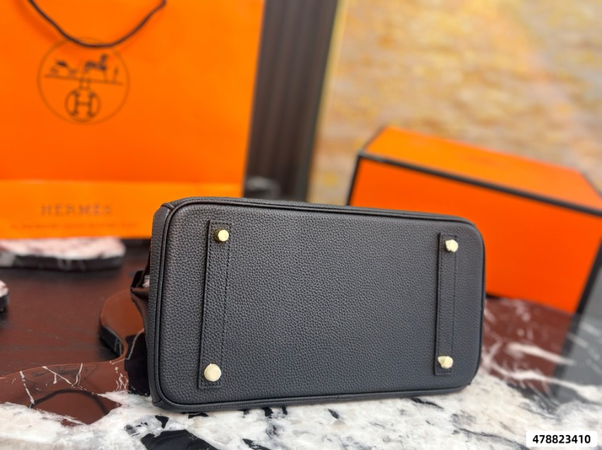 エルメス スーパーコピー バーキン ミニバッグ ブラック系 シボレザー チャーム付き 上品デザイン_7