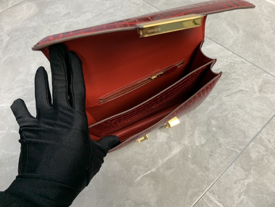 エルメス コピー コンスタンス クロコ型押しショルダーバッグ レッド ゴールド金具 高級感_3