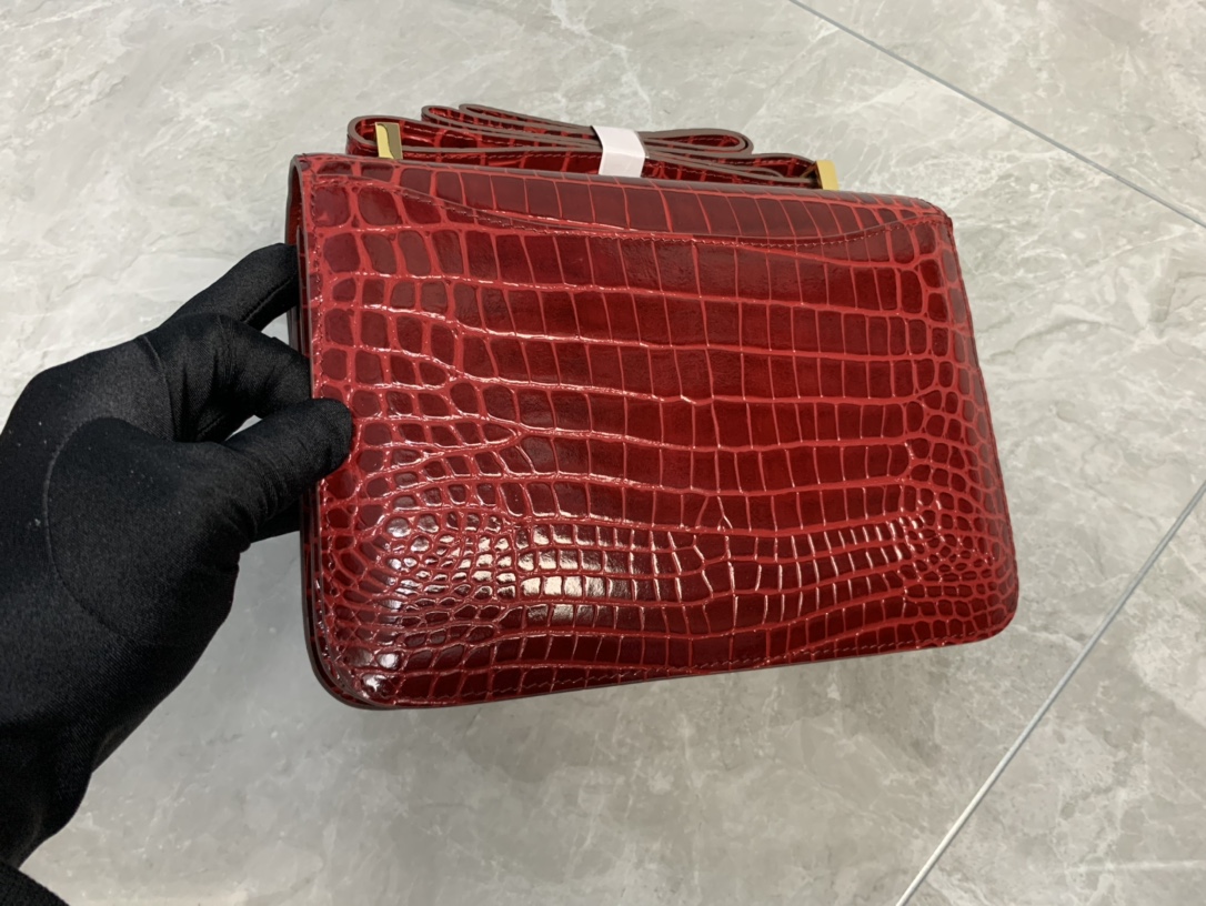 エルメス コピー コンスタンス クロコ型押しショルダーバッグ レッド ゴールド金具 高級感_5
