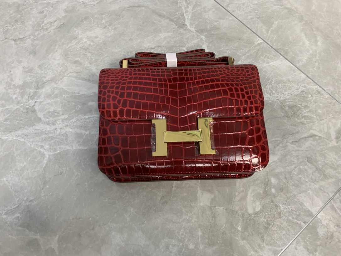 エルメス コピー コンスタンス クロコ型押しショルダーバッグ レッド ゴールド金具 高級感_2