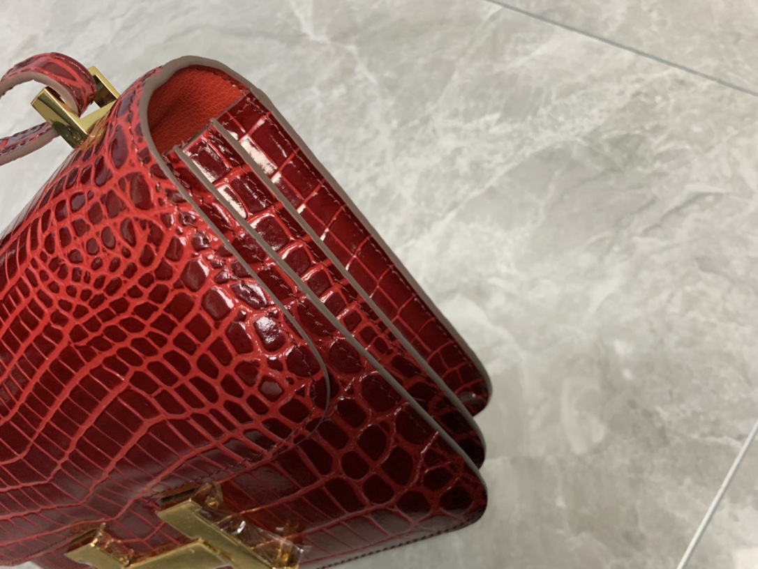 エルメス コピー コンスタンス クロコ型押しショルダーバッグ レッド ゴールド金具 高級感_9