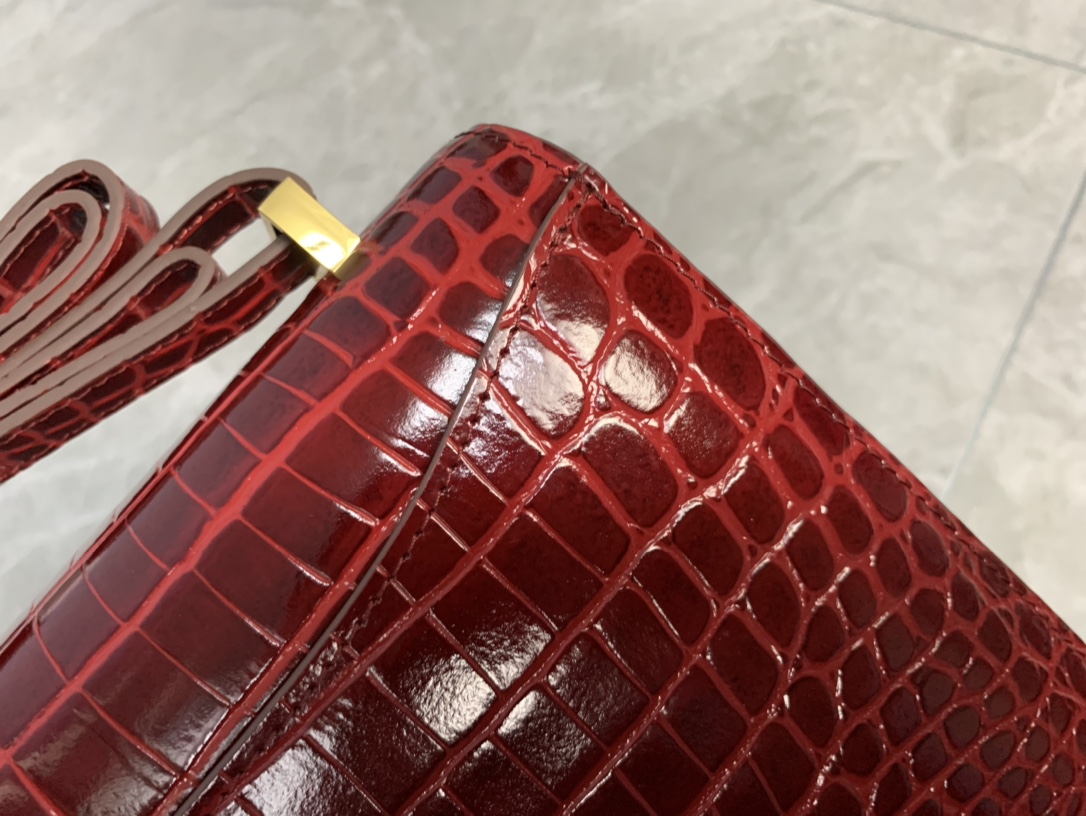 エルメス コピー コンスタンス クロコ型押しショルダーバッグ レッド ゴールド金具 高級感_6