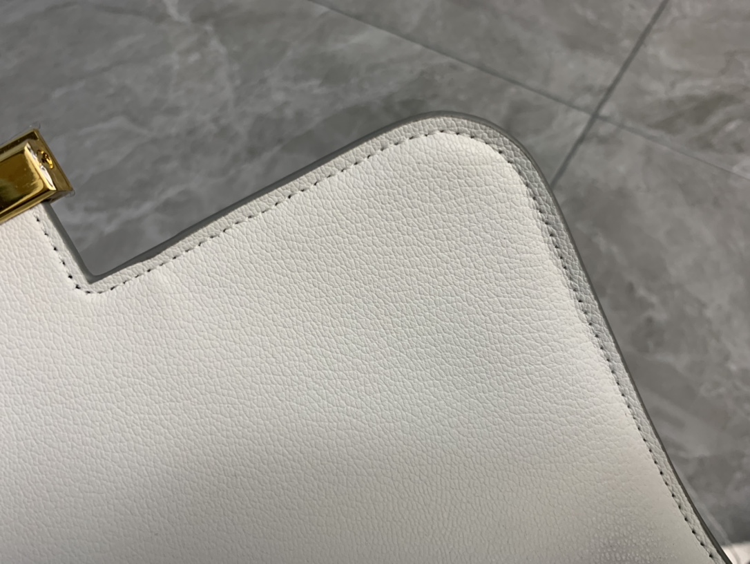 エルメス n級品 コンスタンス クロコ型押しショルダーバッグ ホワイト ゴールド金具_4