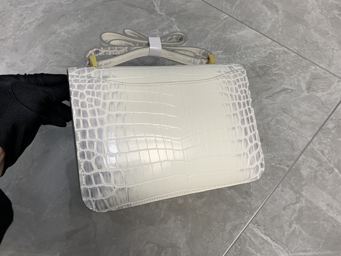 エルメス n級品 コンスタンス クロコ型押しショルダーバッグ ホワイト ゴールド金具_7