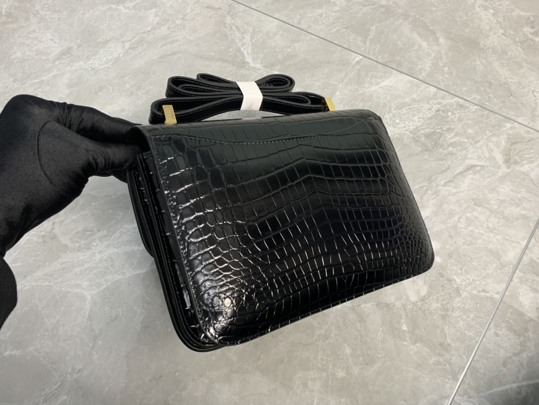 エルメス 並行輸入品 コンスタンス クロコ型押しショルダーバッグ ブラック ゴールド金具_2