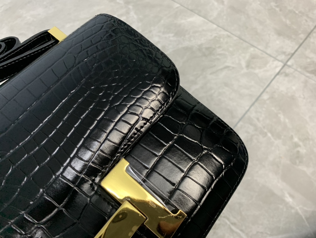 エルメス 並行輸入品 コンスタンス クロコ型押しショルダーバッグ ブラック ゴールド金具_6