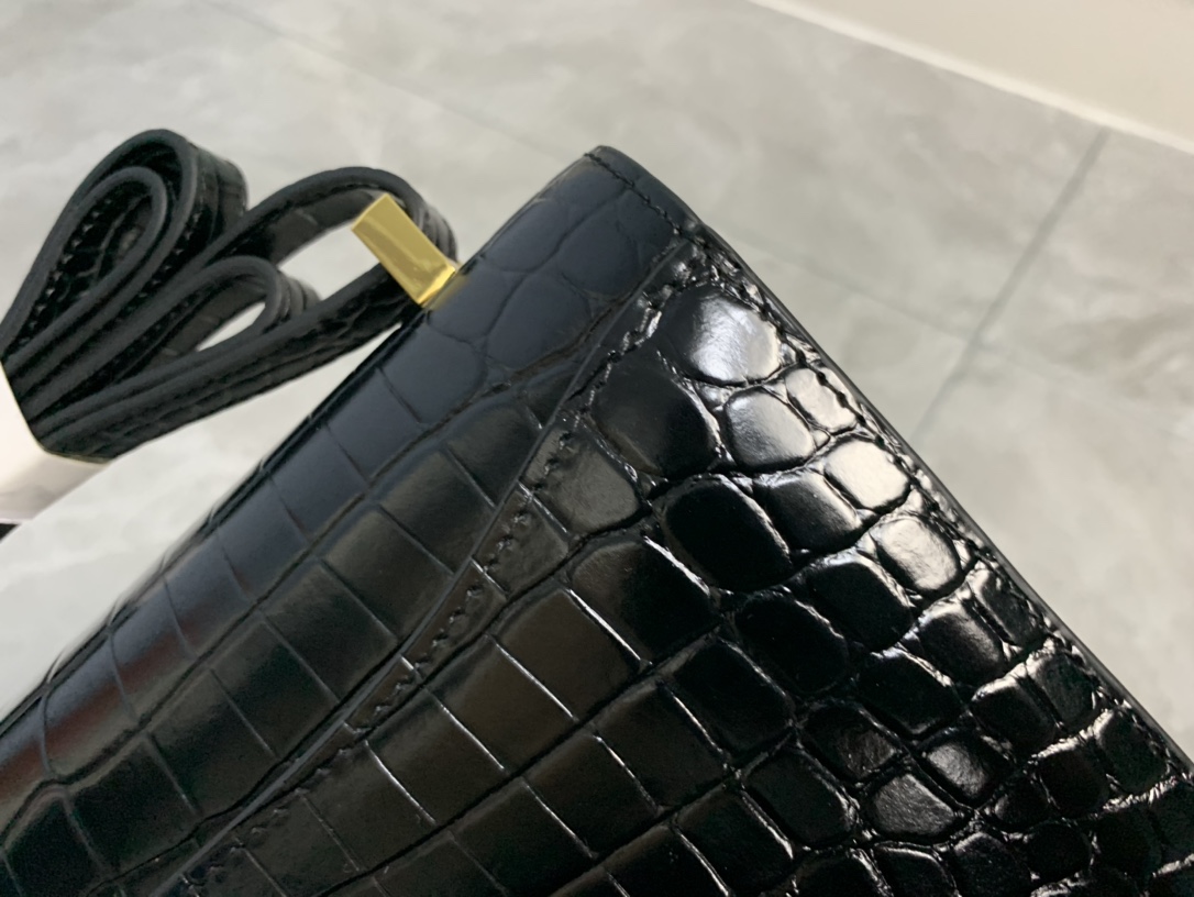 エルメス 並行輸入品 コンスタンス クロコ型押しショルダーバッグ ブラック ゴールド金具_8