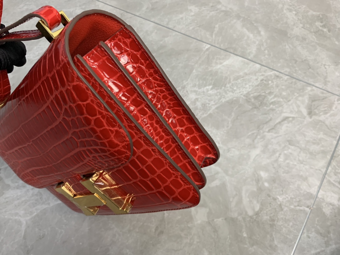 エルメス スーパーコピー コンスタンス クロコ型押しショルダーバッグ レッド ゴールド金具 上質レザー_9